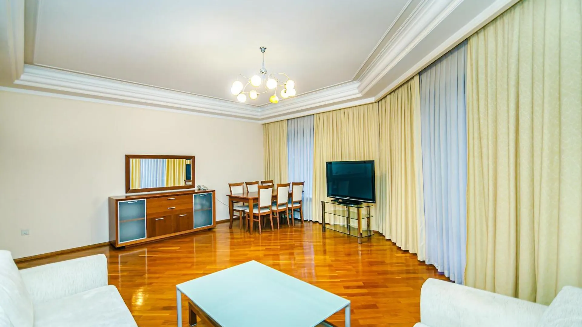 Delux Apartament In Center Apartment Baku