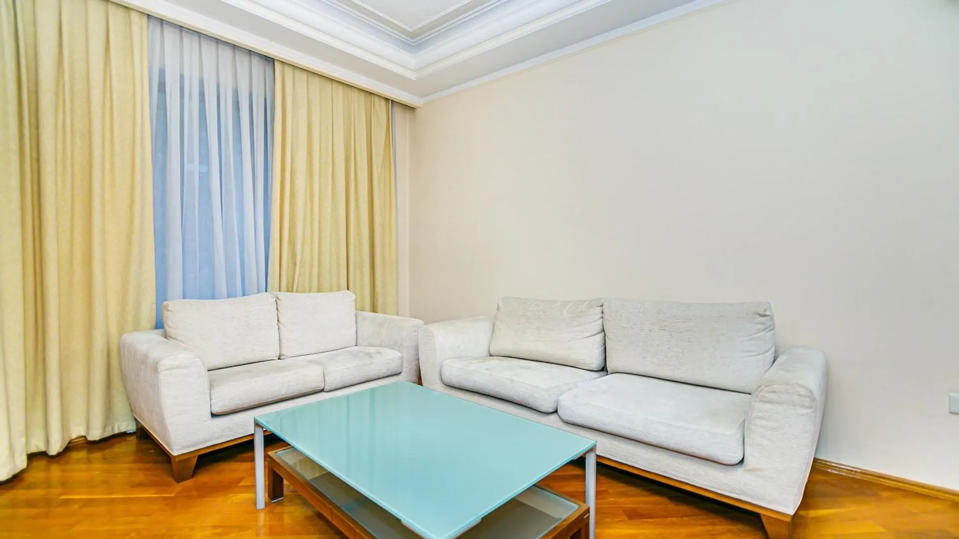 Delux Apartament In Center Apartment Baku