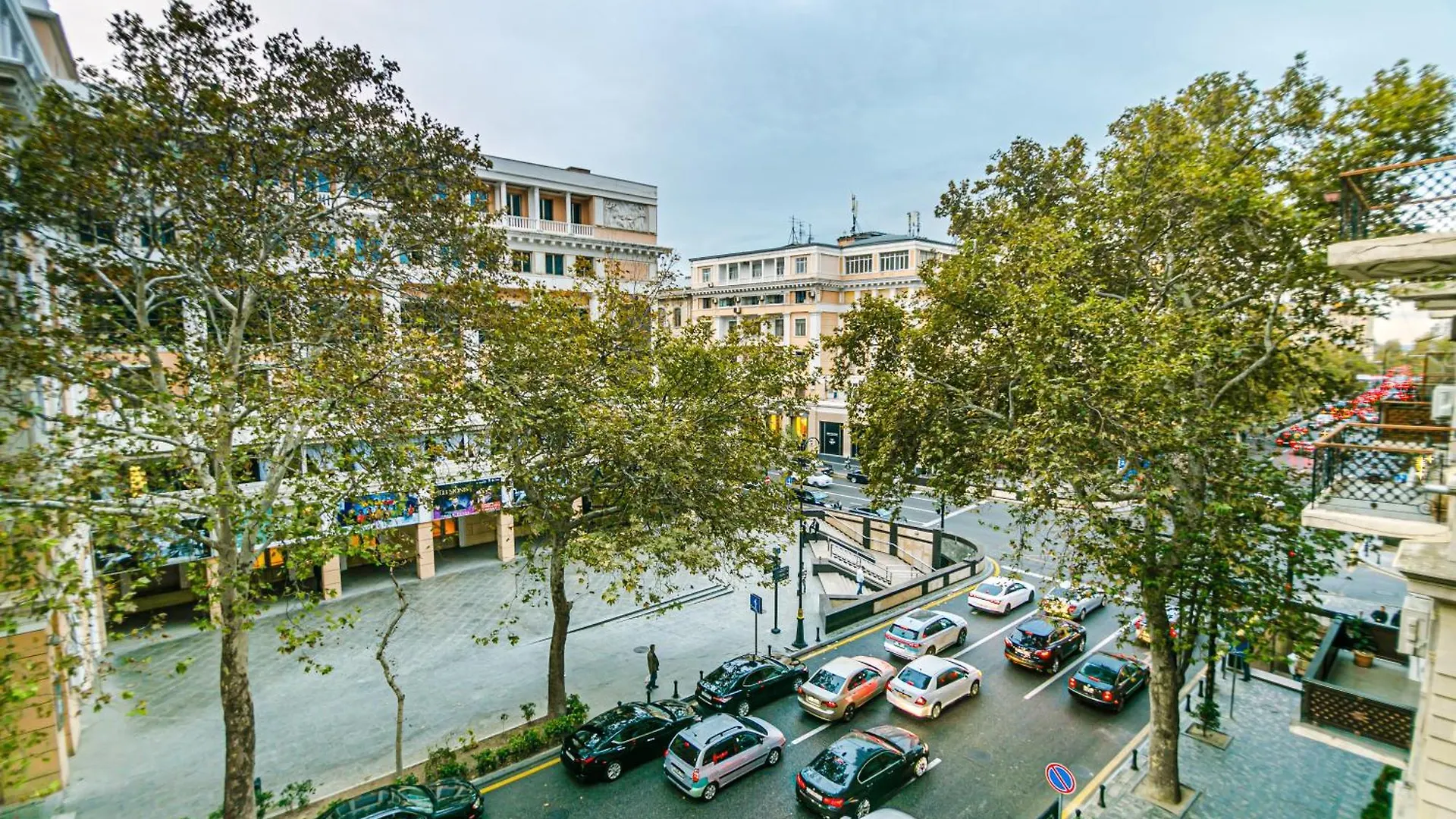 Delux Apartament In Center Apartment Baku
